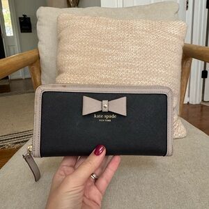 Kate spade bow wallet
